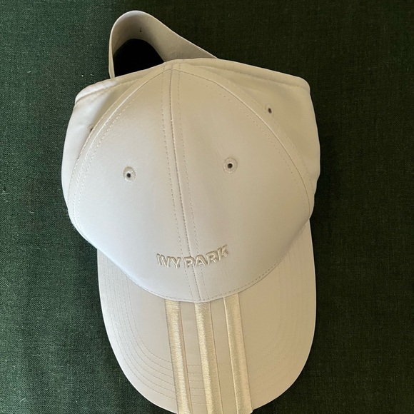NWOT Ivy Park x Adidas backless terry white on white hat - Picture 2 of 6